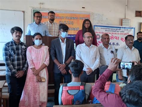 Awards given to 36 Peer Educators, Artists felicitated on World Theater ...