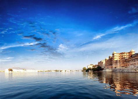 29 Famous Lakes In India That Will Bedazzle With Their Stunning Beauty