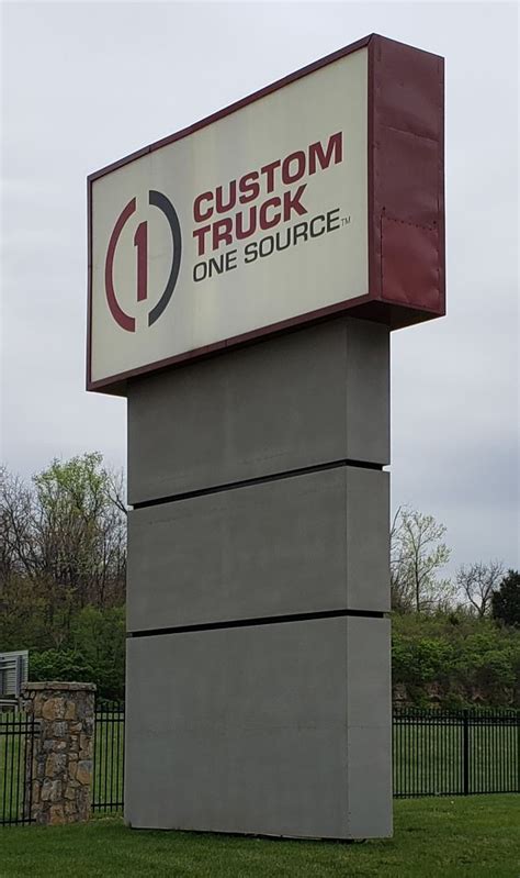 Custom Truck and Equipment Office Photos | Glassdoor