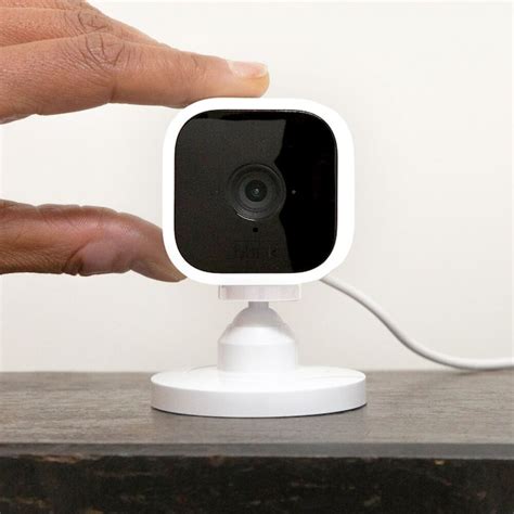 Blink Mini – Compact Indoor Plug-in Smart Security Camera, 1080p HD ...