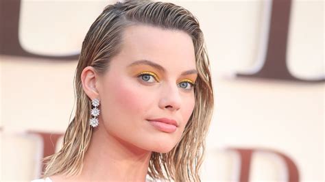 How Old Was Margot Robbie In Wolf Of Wall Street | Naked Grapefruit