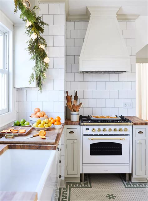 16 Farmhouse Flooring Ideas for Style & Comfort - StylePersuit
