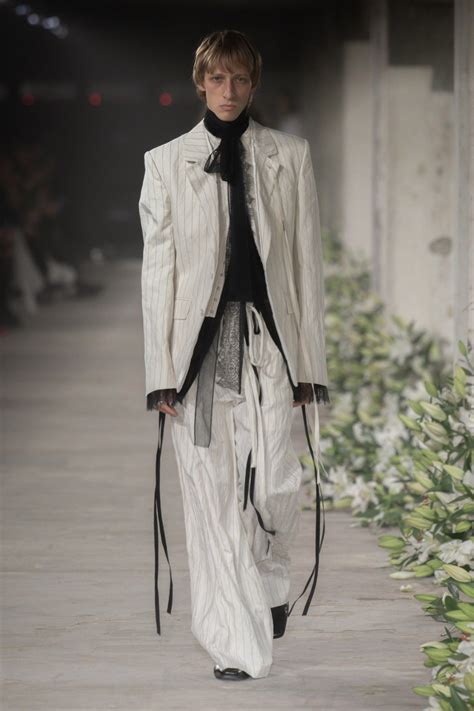 Ann Demeulemeester Spring 2025 Ready-to-Wear Collection | Fashion week ...