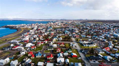 Icelandic Cities and Towns | Arctic Adventures