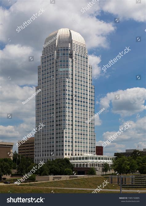431 Wells Fargo Center Images, Stock Photos & Vectors | Shutterstock