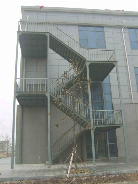 室外钢结构楼梯cad_装修效果图