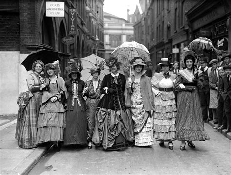The health risks of Victorian fashion