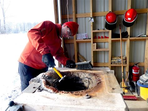 Geologists make their own lava to prep for explosive experiments (VIDEO ...