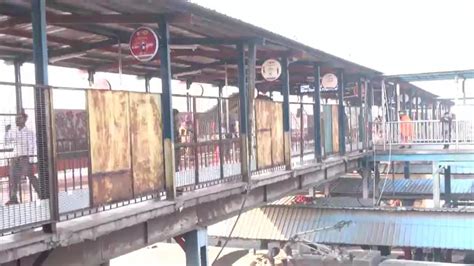 जान बचाने के लिए फुटओवर ब्रिज से कूद पड़े थे लोग... NDLS भगदड़ के बाद ...