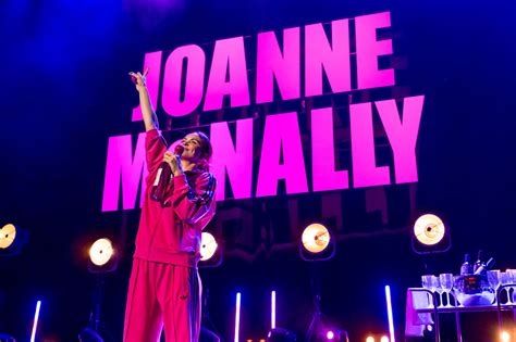Joanne McNally dazzles with her razor-sharp Pinotphile