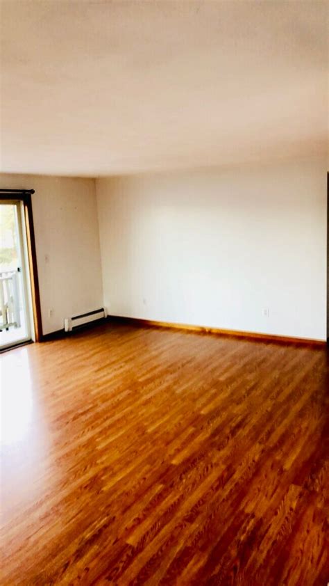 5 Rose Ln Unit Beautiful 1 bed 1 bath Off-Campus Housing, Gloucester, MA