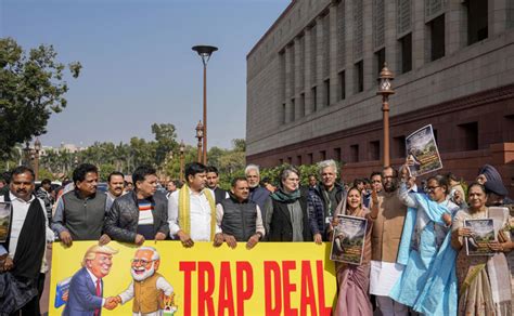 'Trap deal': Cong MPs protest against govt in Parliament complex