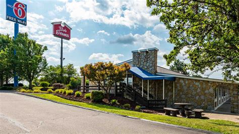 Motel 6 Mansfield, OH, Motel 6 Mansfield, Book @ $53 - OYO