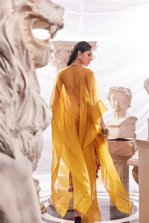 Ridhima Bhasin - Sunniva Cape Set - Elahe