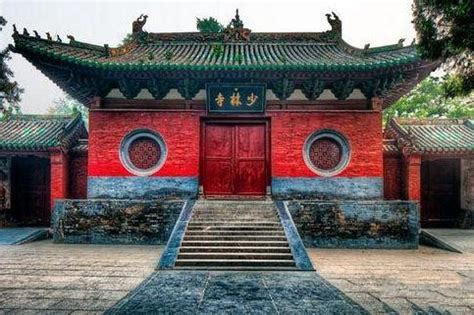 中国佛教四大名寺排名，嵩山少林寺榜首，杭州市灵隐寺第三