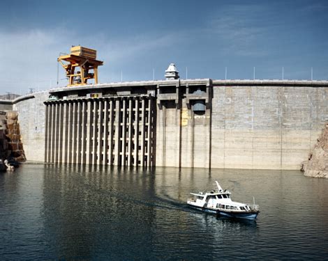 龙羊峡水光互补发电，成为世界上装机容量最大的水光互补发电站_【快资讯】