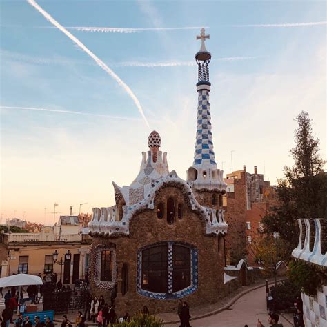 Barcelona Tour with Skip the Line Park Guell, Sagrada Familia 2021