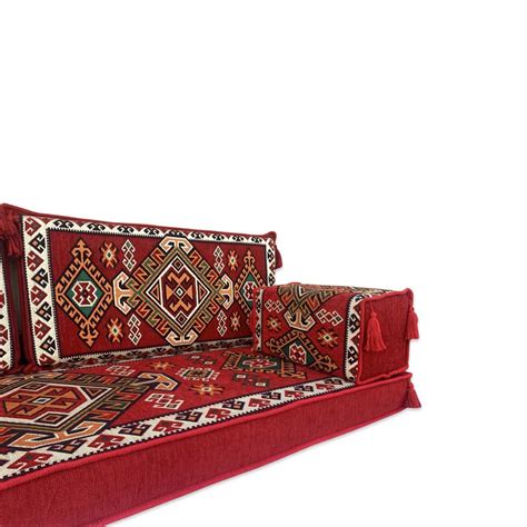 Middle Eastern home decor | Arabic style floor seating | Turkish kilim ...