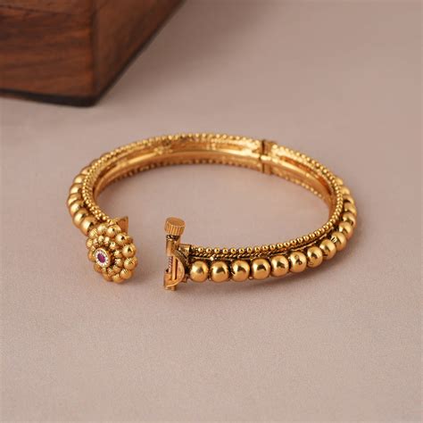 Beautiful traditional antique gold kada bangle I Online - smarsjewelrys