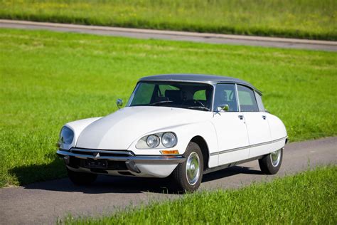 Bonhams Cars : 1972 Citroën DS 23 Pallas IE Saloon Chassis no. DSFG00FG2919