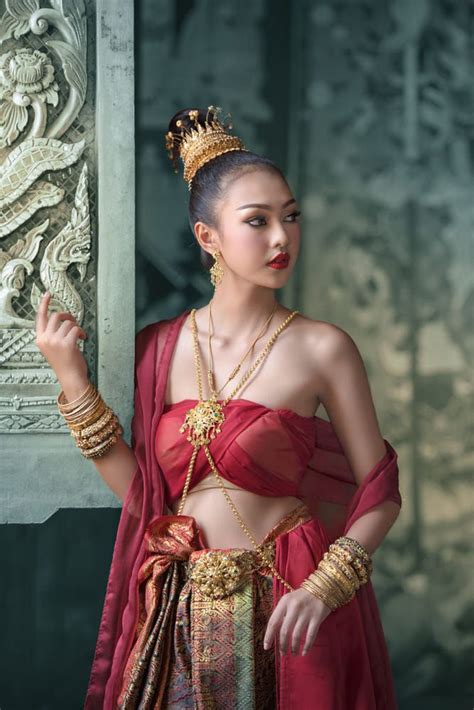 Elegant Thai Traditional Dresses for Women
