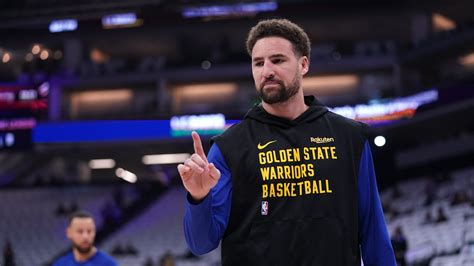 Klay Thompson becomes a Dallas Maverick, leaves Golden State