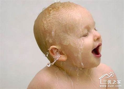 婴儿容易出汗是什么原因（宝宝出汗多并不全是缺钙）-幼儿百科-魔术铺