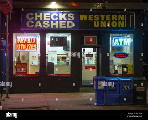 Check cashing storefront hi-res stock photography and images - Alamy