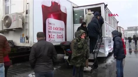 伊斯坦布尔居民为地震受伤者献血