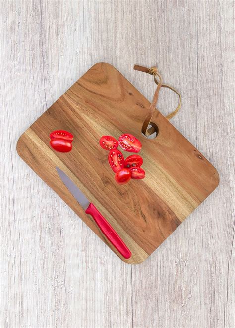 Get Wooden Classic Chopping Board in Oil Finish at ₹ 629 | LBB Shop