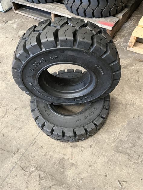 500 x 8 Solid Forklift Tyres | Two Bay Forks