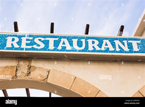 Restaurant Sign Board Design 的图像结果
