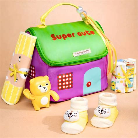 Little Surprise Box 22 - Piece Baby Gift Box for Newborns (0–6 Months ...