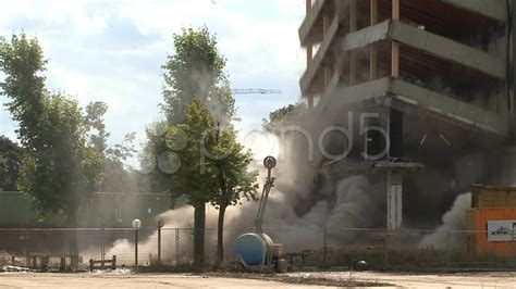 Dynamite Tree Exploding 的图像结果