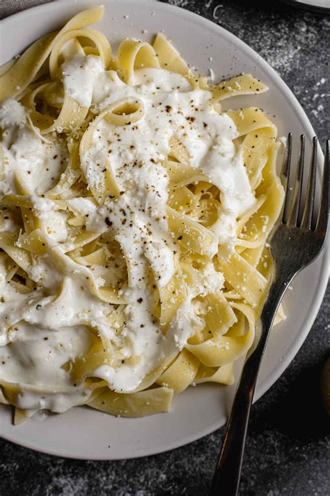 Greek Yogurt Alfredo Pasta With Garlic - Real Greek Recipes