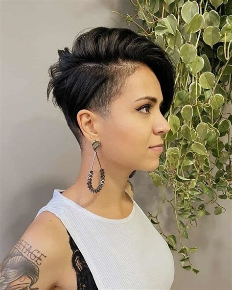 36 Edgy Pixie Cuts for Women of All Ages and Hair Textures