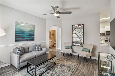 Upscale Apartments in Brandon, FL | 2211 Grand Isle | Home