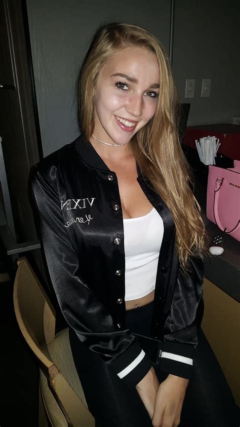 Kendra Sunderland Art Photo Collection (+630) on Storenvy