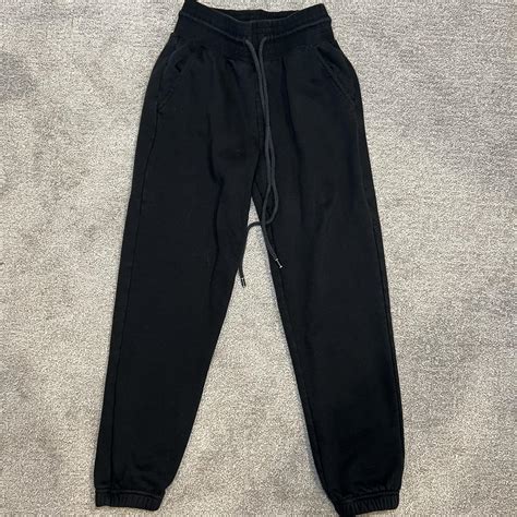 Alo sweatpants •black alo yoga joggers •size tag is... - Depop