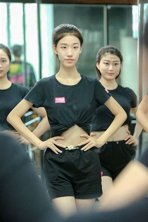 模特艺考预备班_品牌课程_上海新时代模特学校 | 国际知名模特培训基地