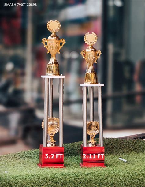 2 TROPHY 33-1750 – SMASH TROPHIES