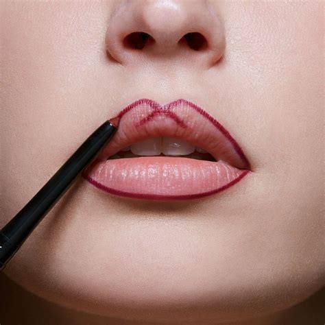 4 Easy & Quick Steps To Apply Perfect Lip Liner!!