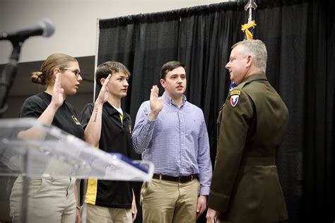 Senior Commander inspires next generation of Soldiers | Article | The ...