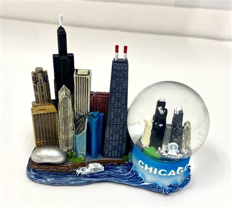 Chicago Lakefront Statue Snow Globe - Great Chicago Gifts