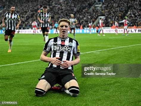 Newcastle's Anthony Gordon smashes records with four first-half goals - CBS Sports