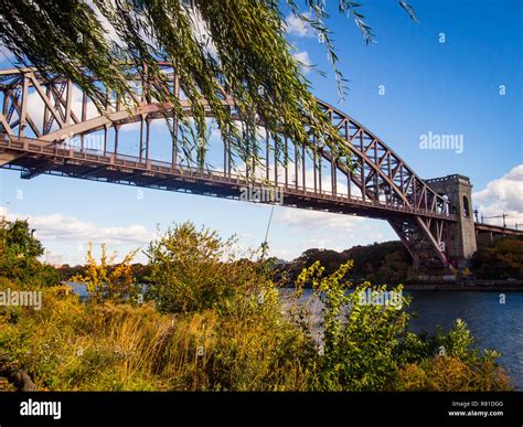 Hell gate new york city hi-res stock photography and images - Alamy