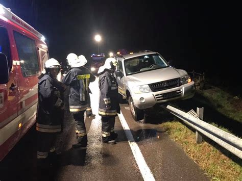 Auto auf Leitplanke - UnserTirol24