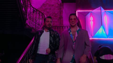 Par de Ideotas: Emprendimiento, caos y risas en la nueva serie de los ...