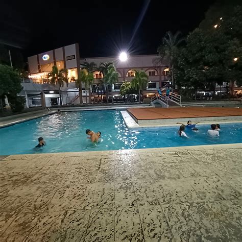 VOLET'S HOTEL AND RESORT (Dasmarinas City) - Specialty Resort Reviews ...