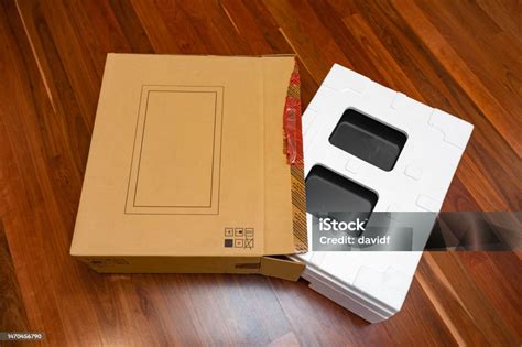 Computer Monitor Box 的图像结果